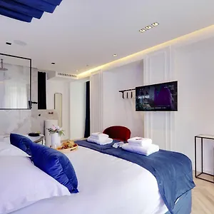  Hébergement de vacances Couples Getaway Unit With Jacuzzi - Center