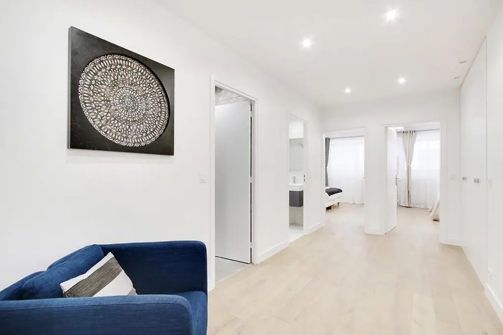 Trocadero/ Eiffel Tower - 3 Bedrooms- All New! パリ
